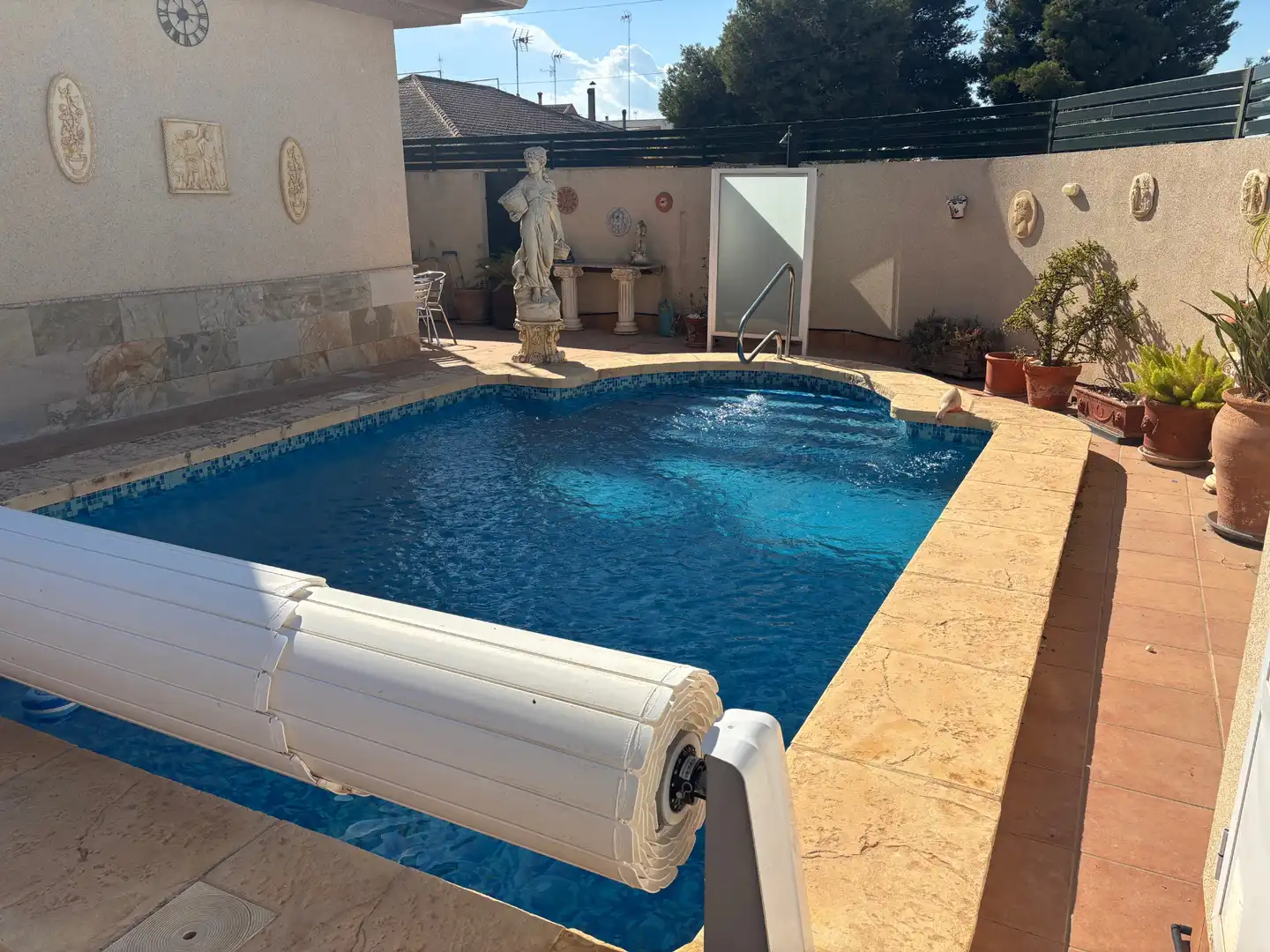 Piscina de Casa adosada en venda en Daya Nueva amb Aire condicionat, Calefacció i Jardí privat