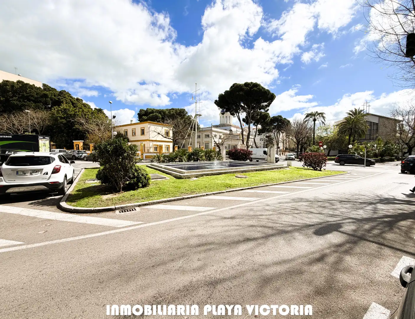 Vista exterior de Ático en venta en Cádiz con Terraza y Piscina comunitaria