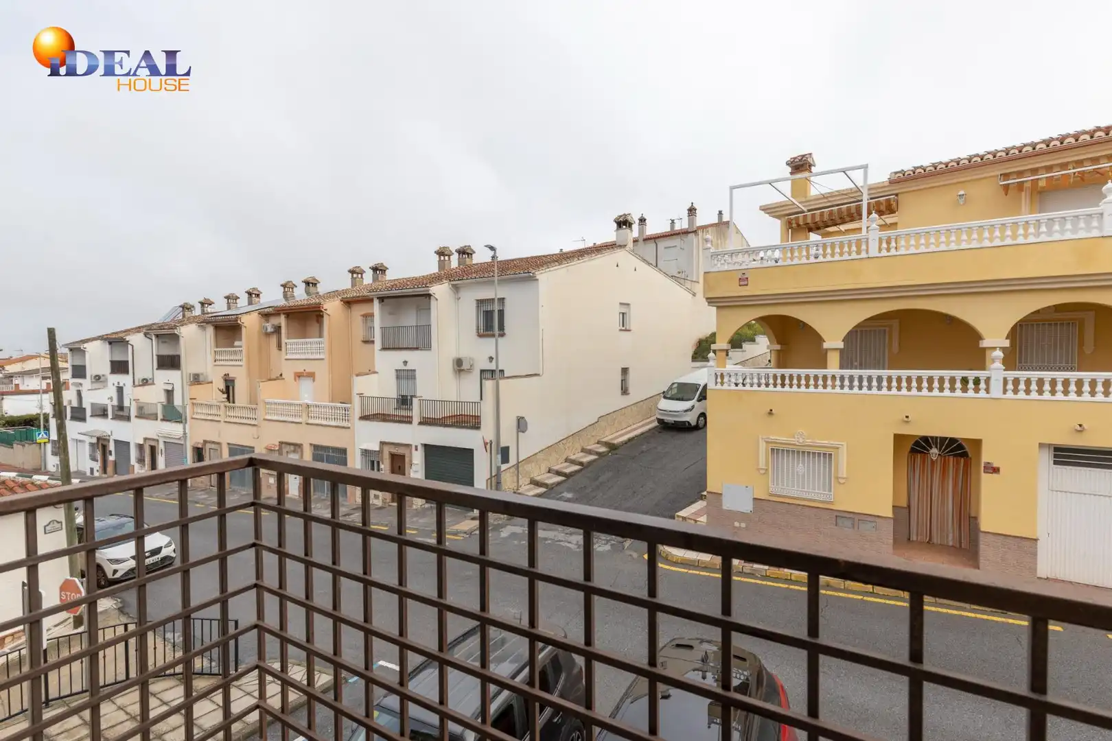 Außenansicht von Wohnung zum Verkauf in Güevéjar mit Balkon
