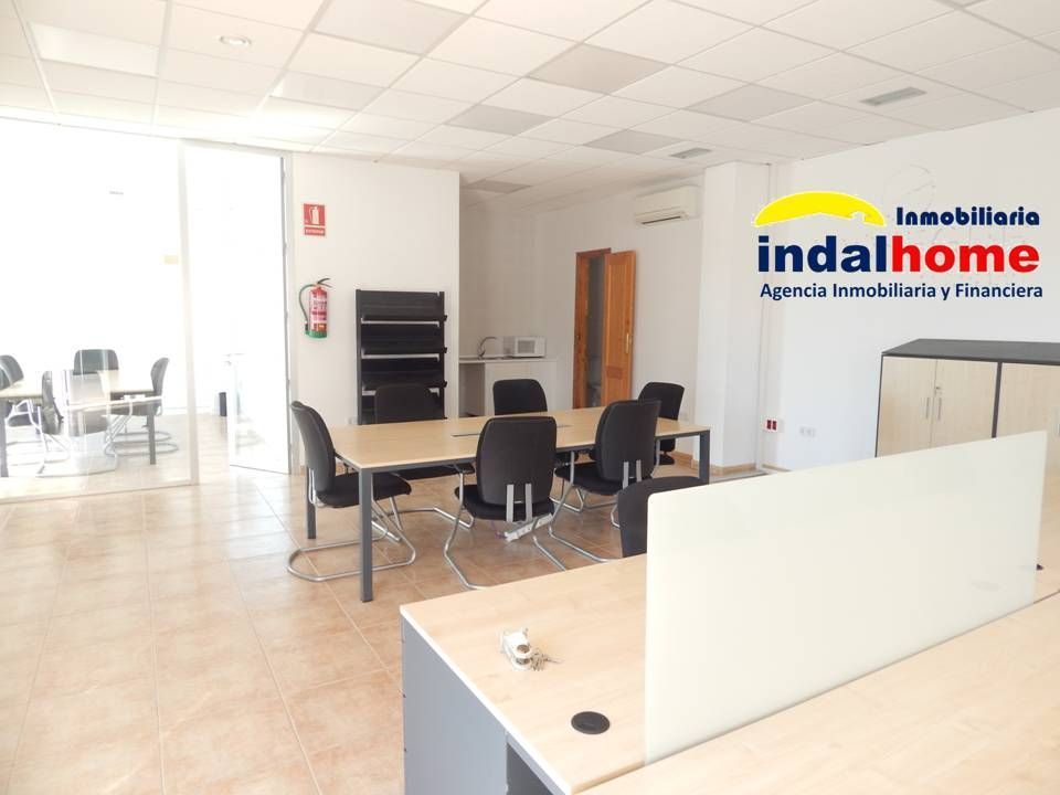 Local de lloguer en Vera amb Aire condicionat