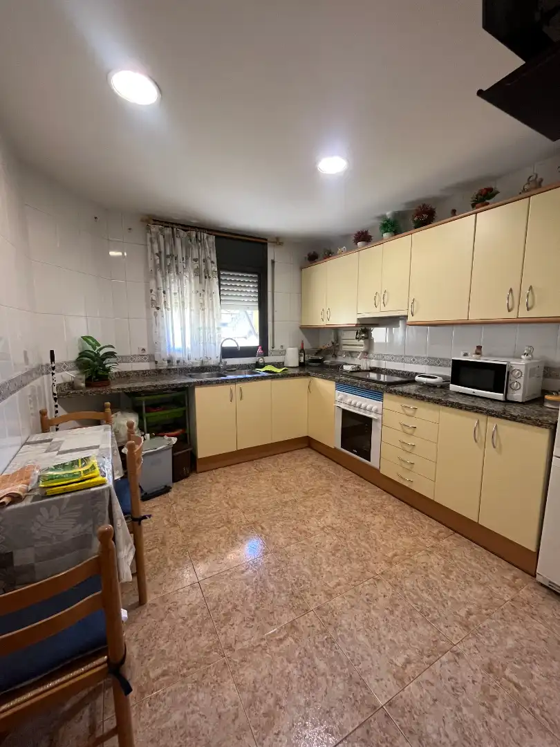 Cuina de Casa o xalet en venda en Mollet del Vallès amb Aire condicionat, Calefacció i Moblat
