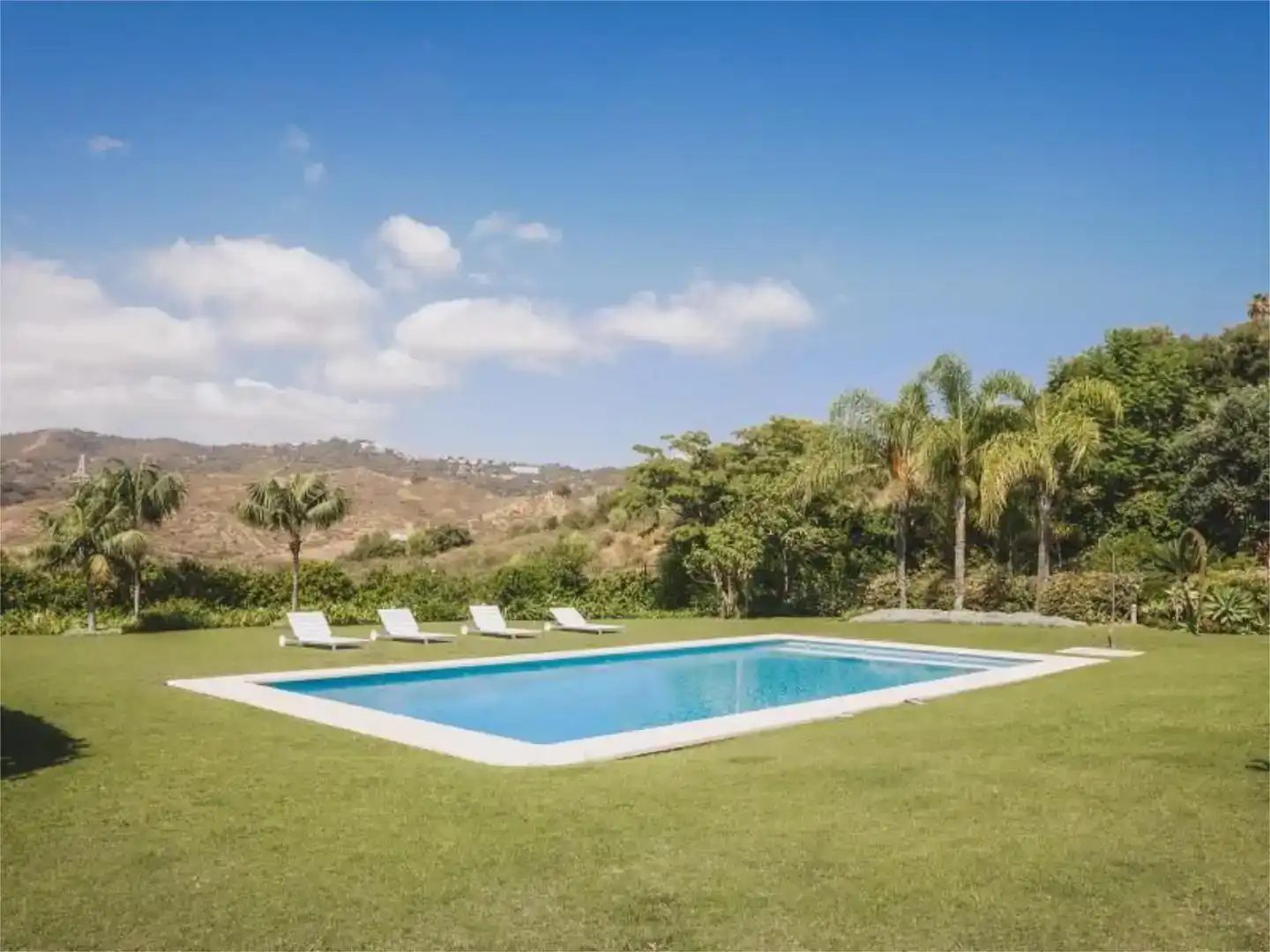 Piscina de Casa o xalet en venda en Marbella amb Aire condicionat, Piscina i Balcó