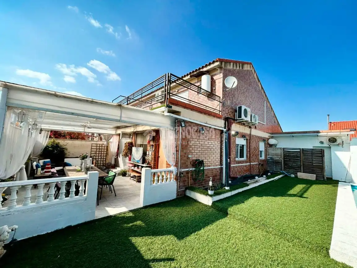 Terrassa de Casa o xalet en venda en La Puebla de Alfindén amb Aire condicionat, Calefacció i Terrassa