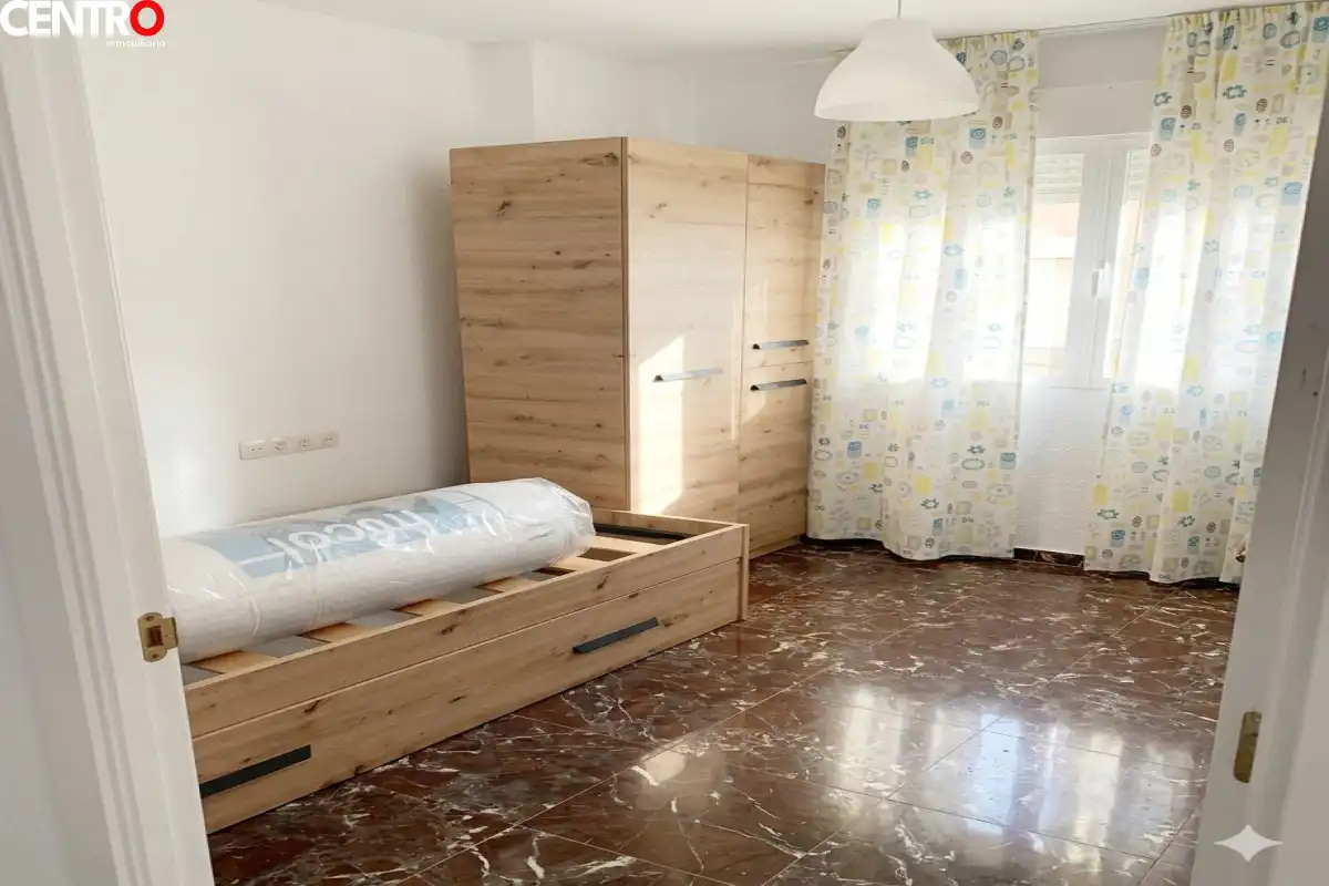 Dormitori de Pis de lloguer en Granada amb Aire condicionat i Calefacció