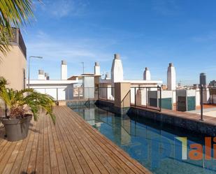 Swimming pool of Flat for sale in  Barcelona Capital  with Heating, Private garden and Terrace