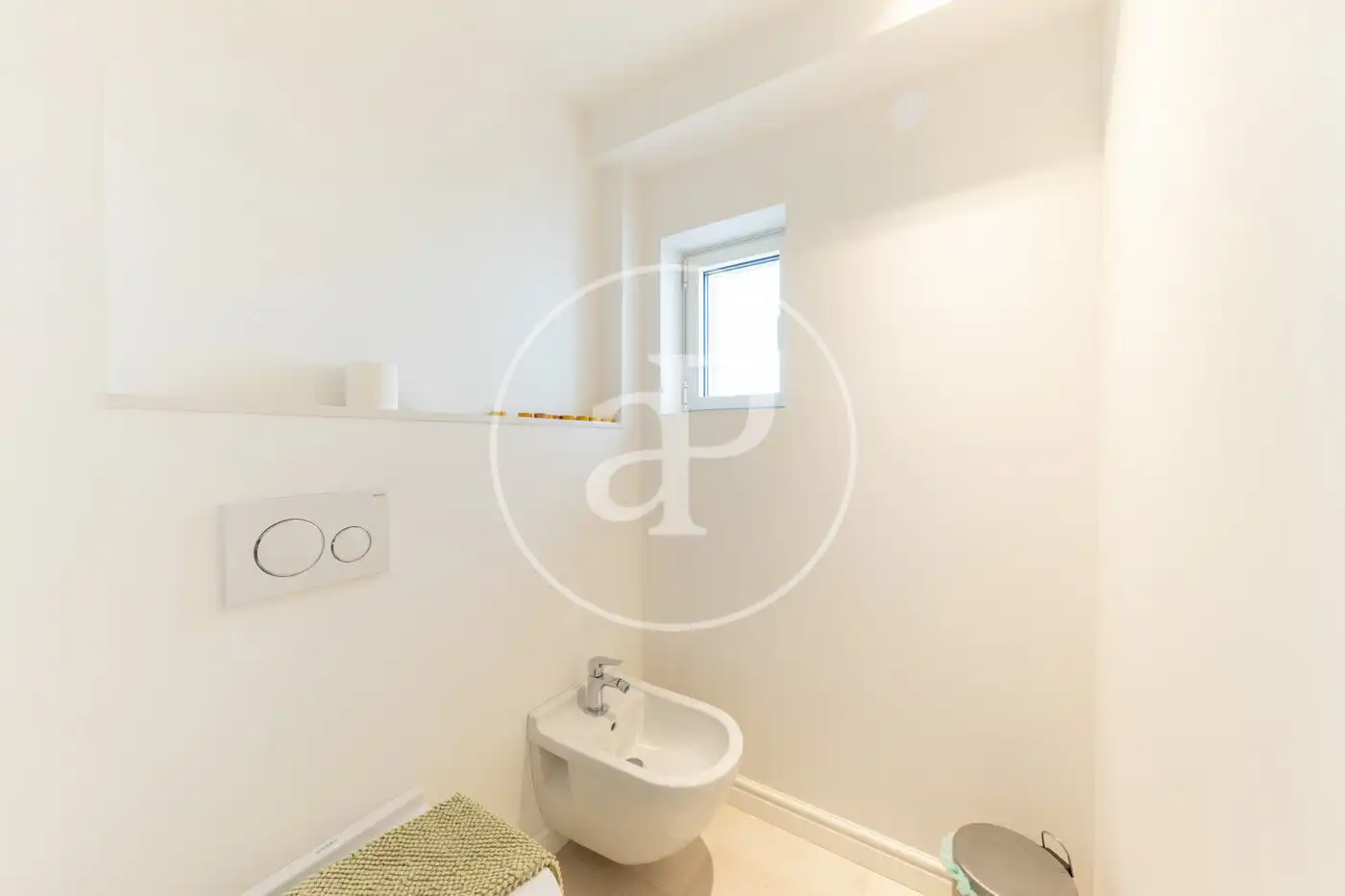 Badezimmer von Einfamilien-Reihenhaus zum Verkauf in  Palma de Mallorca mit Klimaanlage, Heizung und Privatgarten