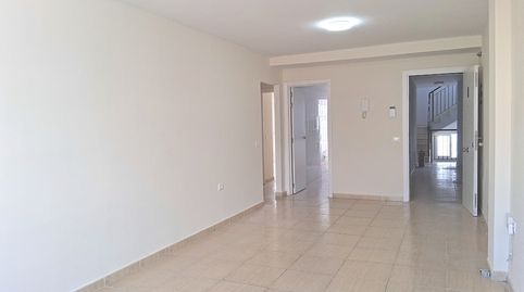 Foto 2 de Piso en venta en San Isidro, Granadilla de Abona