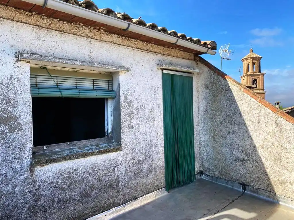 Exterior view of Houses for sale in Barbuñales  with Terrace and Balcony