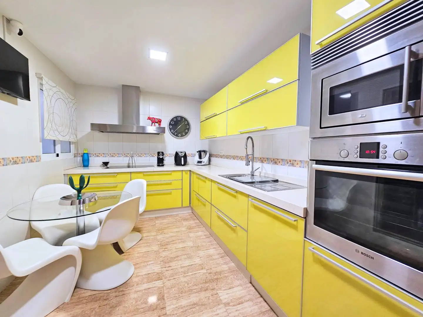 Kitchen of Flat for sale in Cartagena  with Air Conditioner, Parquet flooring and Terrace