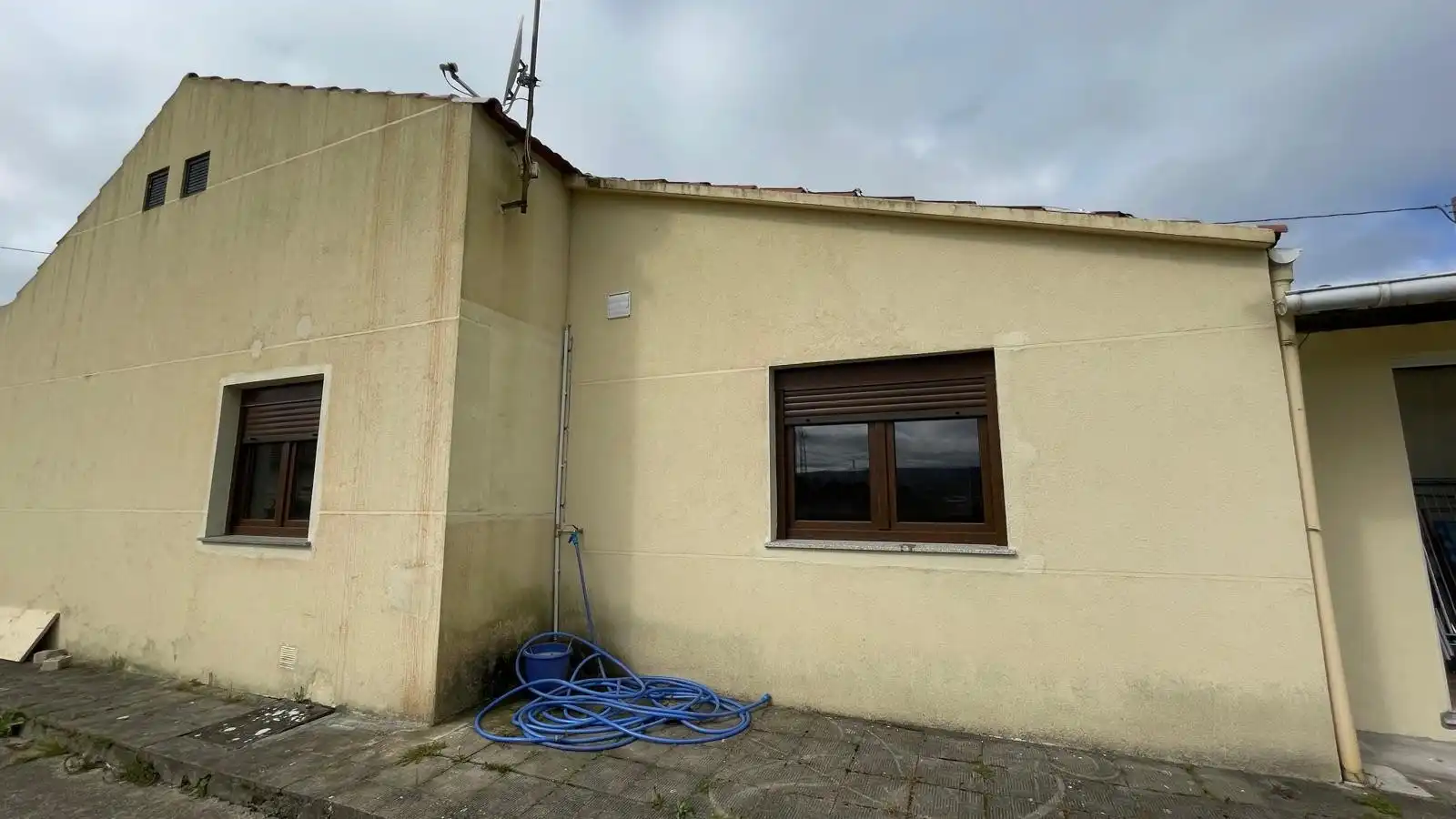 Vista exterior de Casa o xalet en venda en Ferrol amb Jardí privat, Parquet i Traster