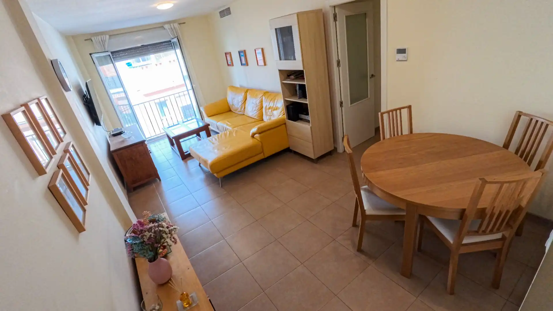 Living room of Flat for sale in Sevilla  with Air Conditioner and Balcony