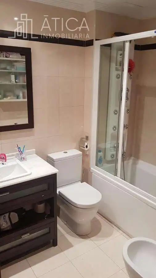 Bathroom of Flat for rent in Salamanca  with Heating, Storage room and Community pool