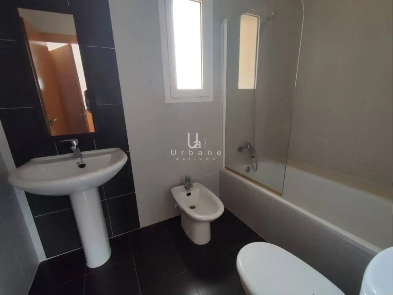 Badezimmer von Wohnung zum Verkauf in Murcia mit Balkon