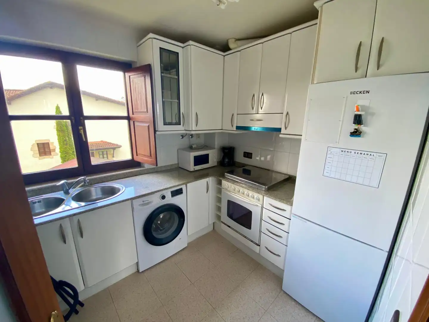 Kitchen of Flat for sale in San Vicente de la Barquera  with Heating, Parquet flooring and Furnished