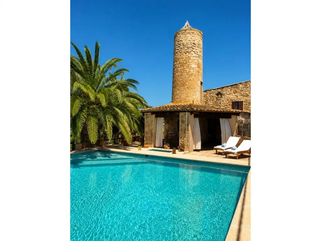 Schwimmbecken von Country house zum Verkauf in  Palma de Mallorca mit Klimaanlage