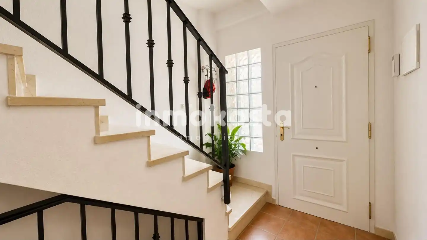 Casa adosada en venda en La Nucia amb Aire condicionat, Jardí privat i Terrassa
