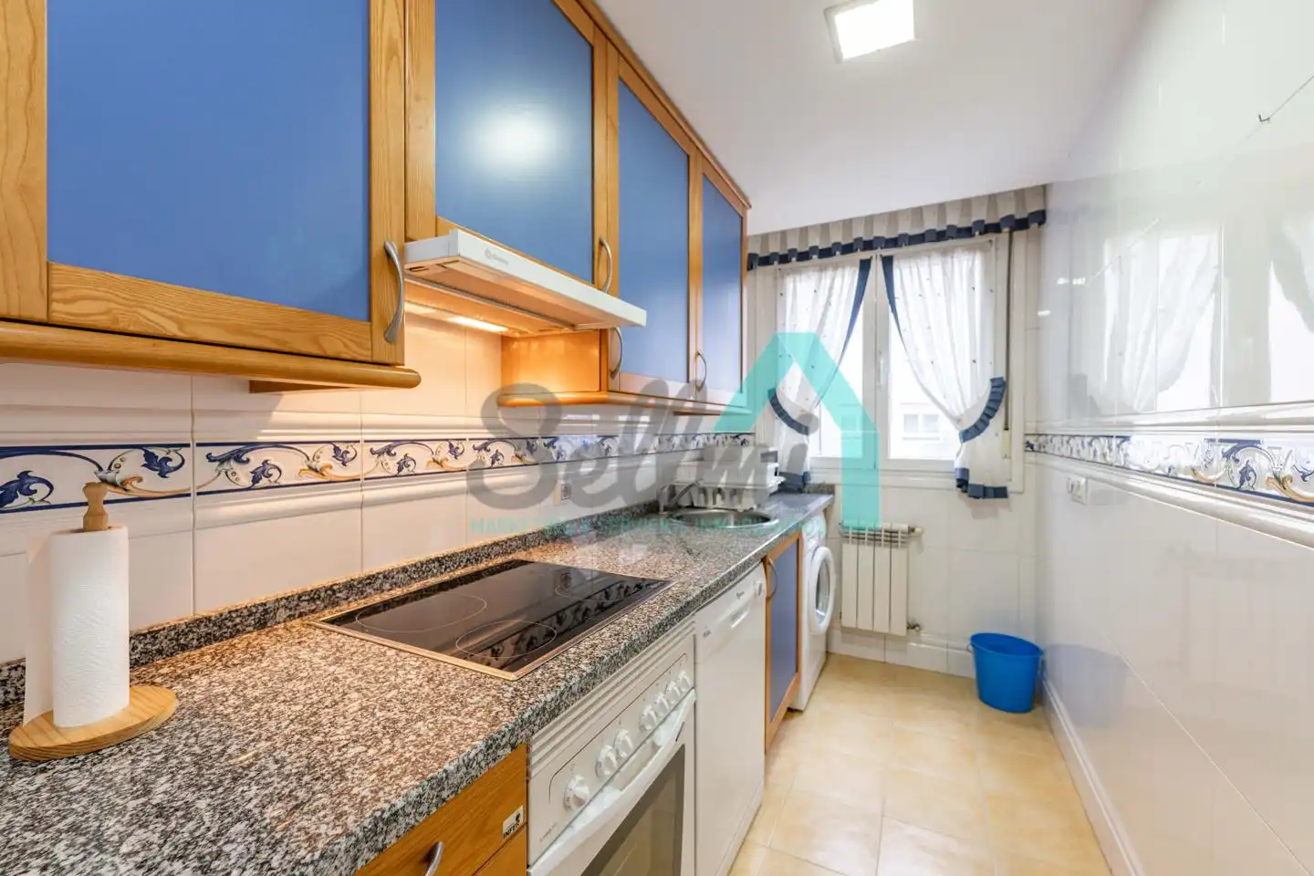Cocina de Piso en venta en Oviedo  con Calefacción y Parquet