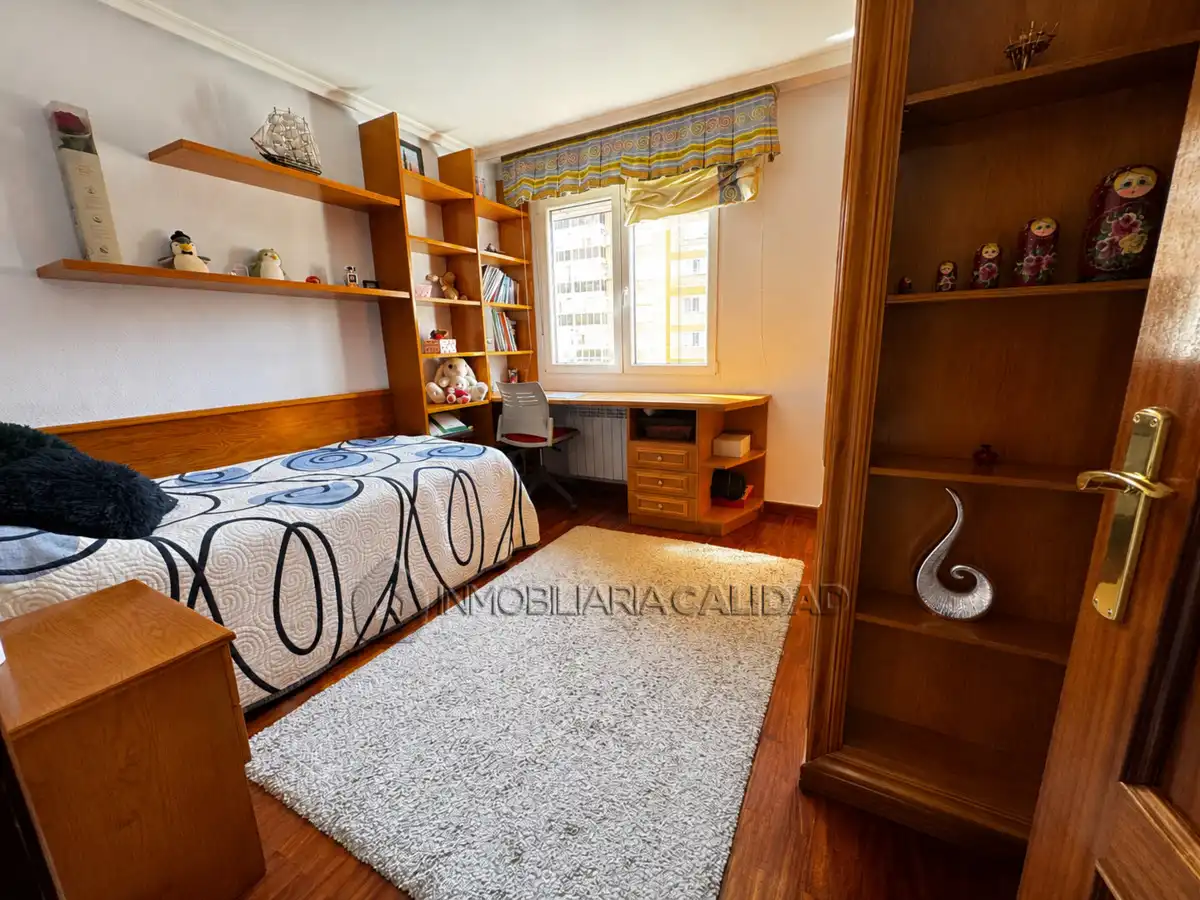Habitación de Piso en venta en Burgos con Calefacción, Terraza y Trastero