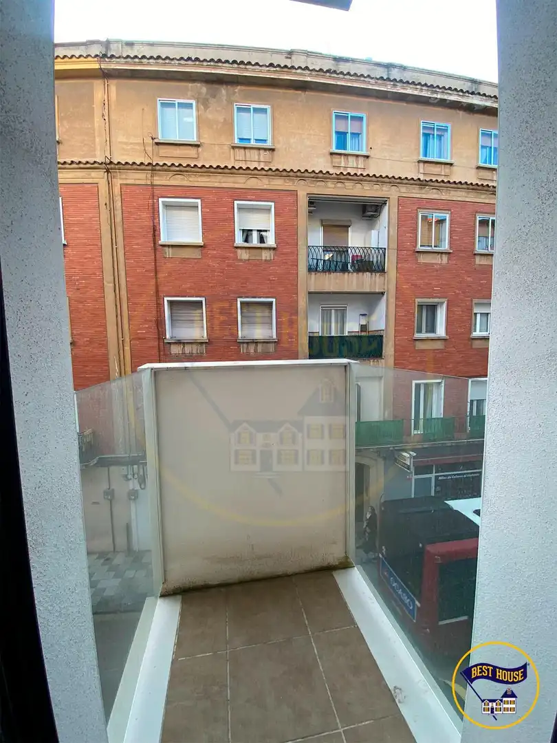 Flat for sale in Calle JOSE COBO, Centro
