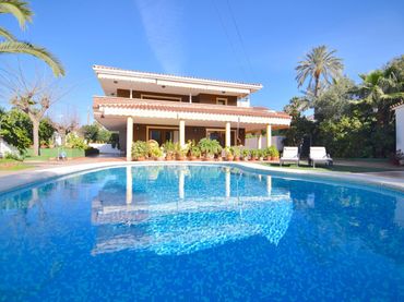 Villa con piscina in vendita a Rincón de Loix