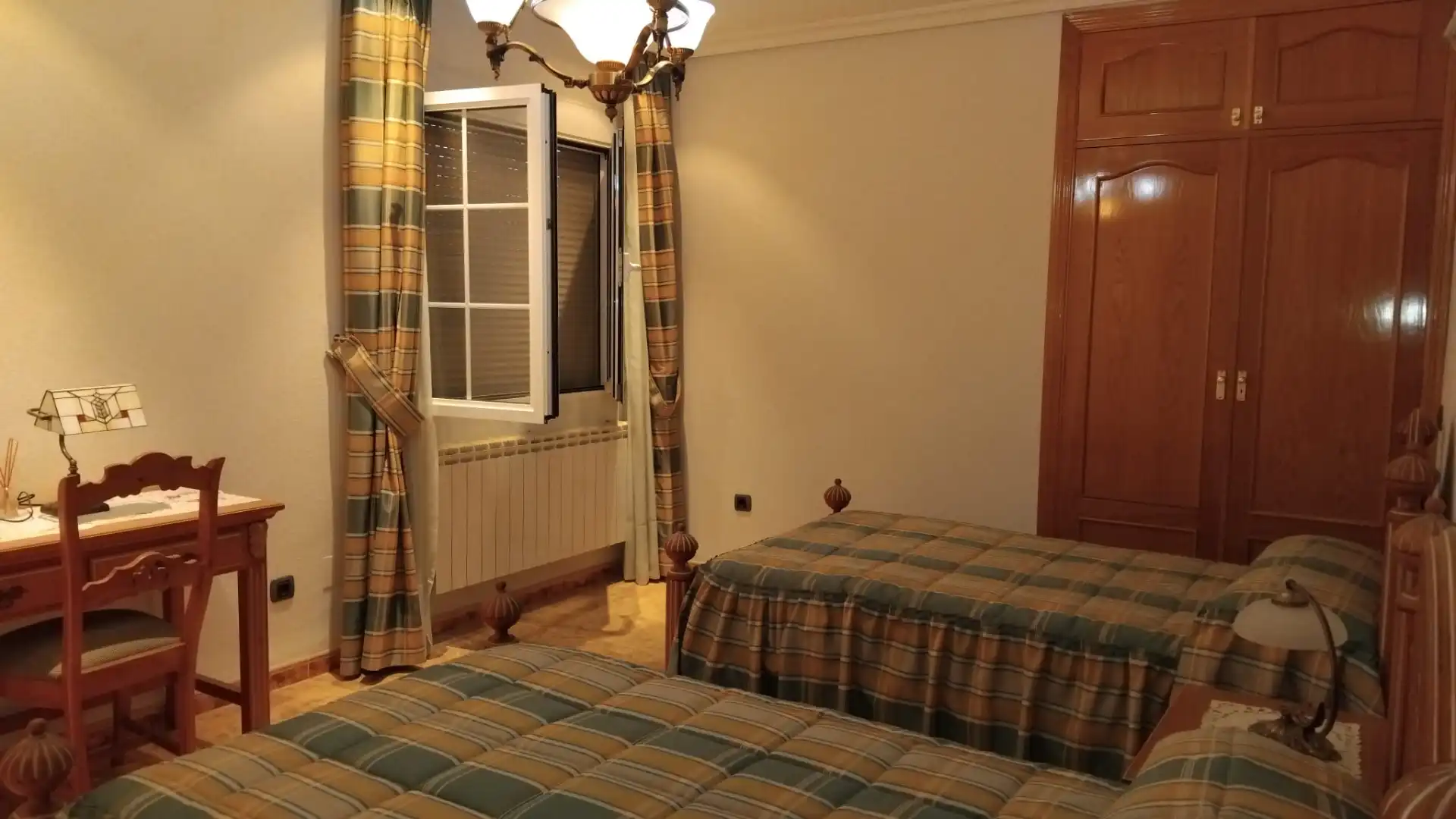 Bedroom of Houses for sale in Buendía  with Air Conditioner, Heating and Private garden