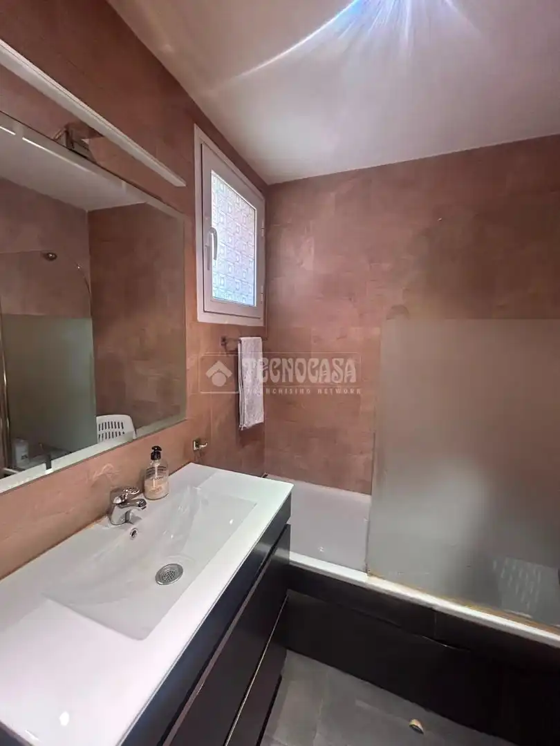 Baño de Piso en venta en Valdemoro con Aire acondicionado, Calefacción y Terraza