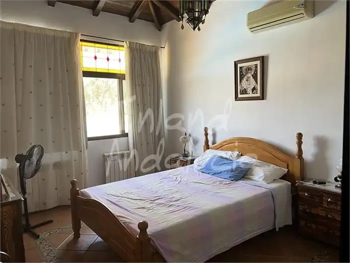 Dormitori de Finca rústica en venda en Priego de Córdoba amb Aire condicionat, Traster i Piscina