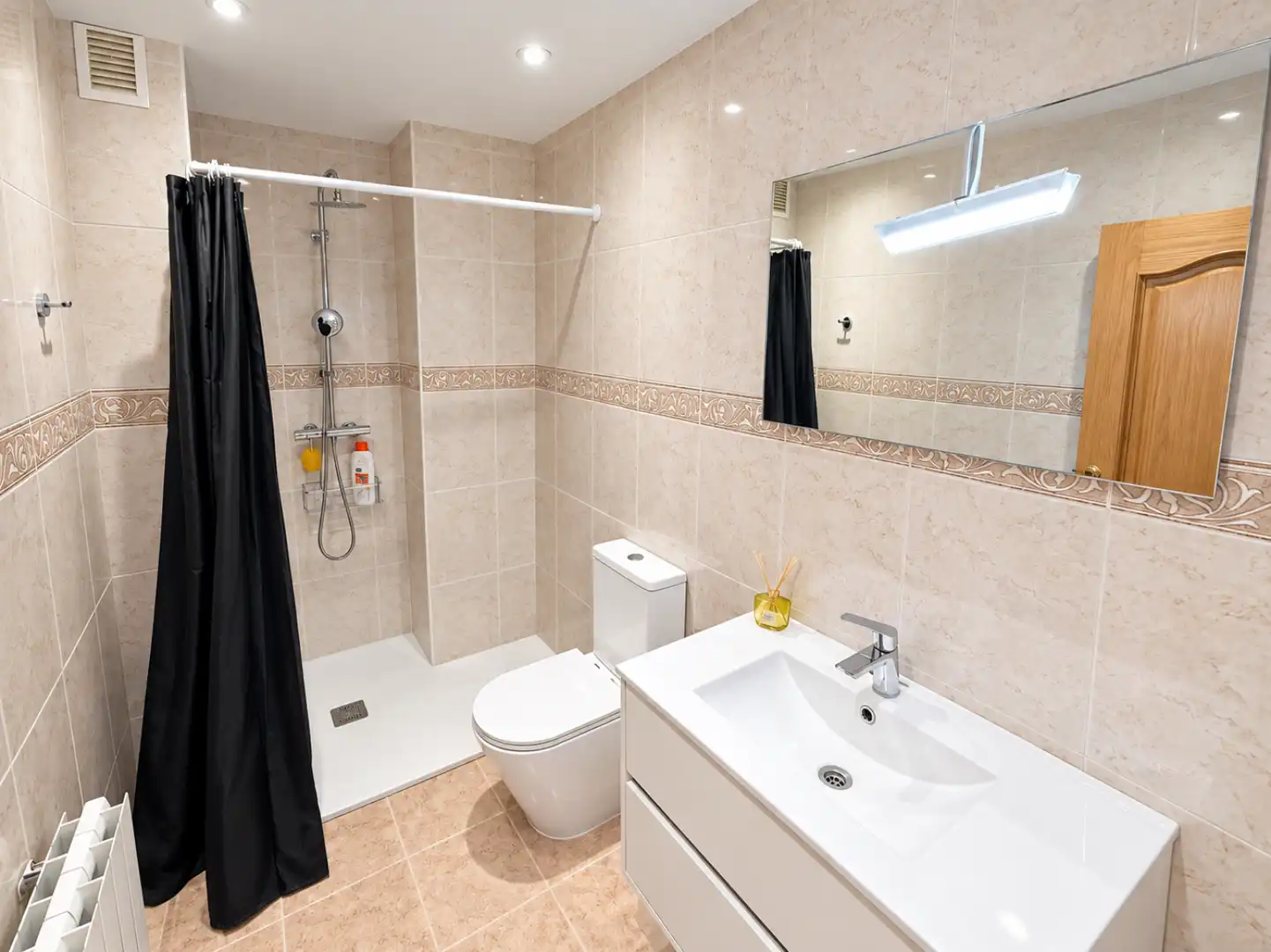 Bathroom of Flat for rent in Los Corrales de Buelna , Cantabria