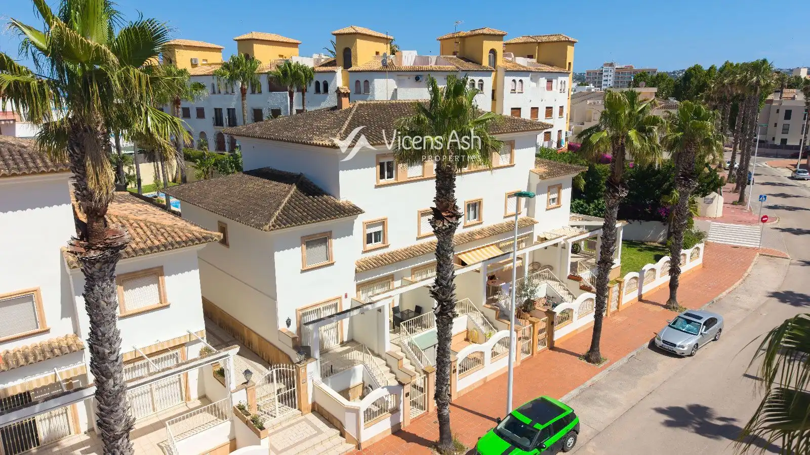 Vista exterior de Casa adosada en venda en Jávea / Xàbia amb Calefacció, Piscina i Piscina comunitària