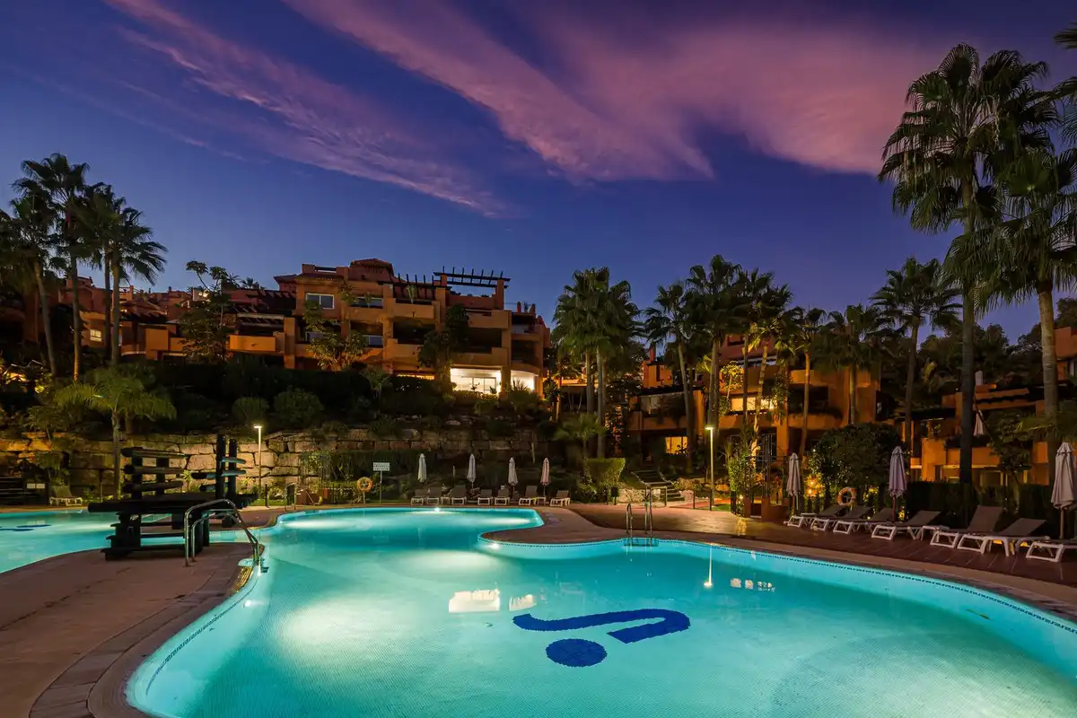 Apartament amb piscina en venda a Nueva Andalucía, imagen 25