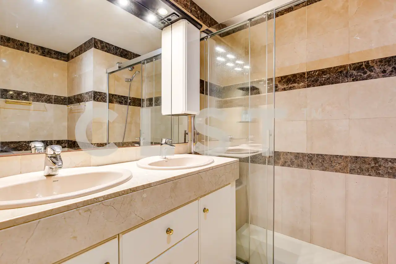 Casa con terraza en venta en Vallpineda - Santa Bárbara, imagen 31