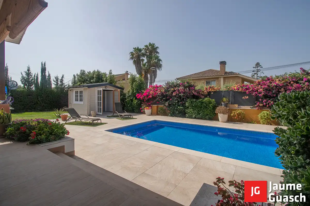 Piscina de Casa o chalet en venta en El Vendrell con Aire acondicionado, Calefacción y Jardín privado