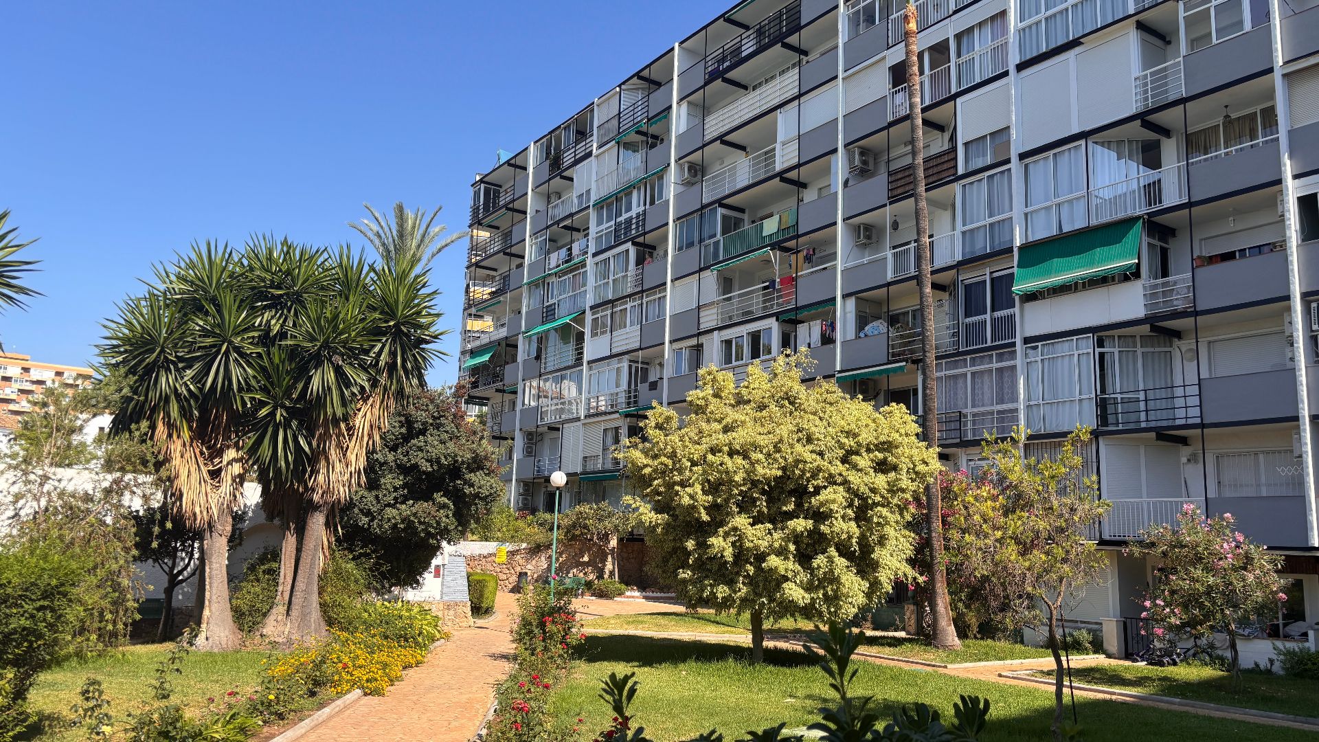 Exterior view of Flat for sale in Benalmádena  with Terrace, Washing machine and Microwave