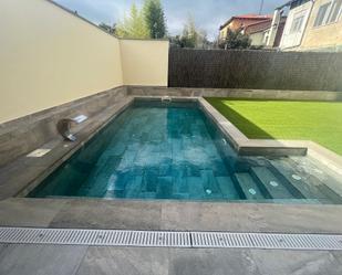 Piscina de Edifici en venda en Manlleu amb Alarma i Piscina comunitària