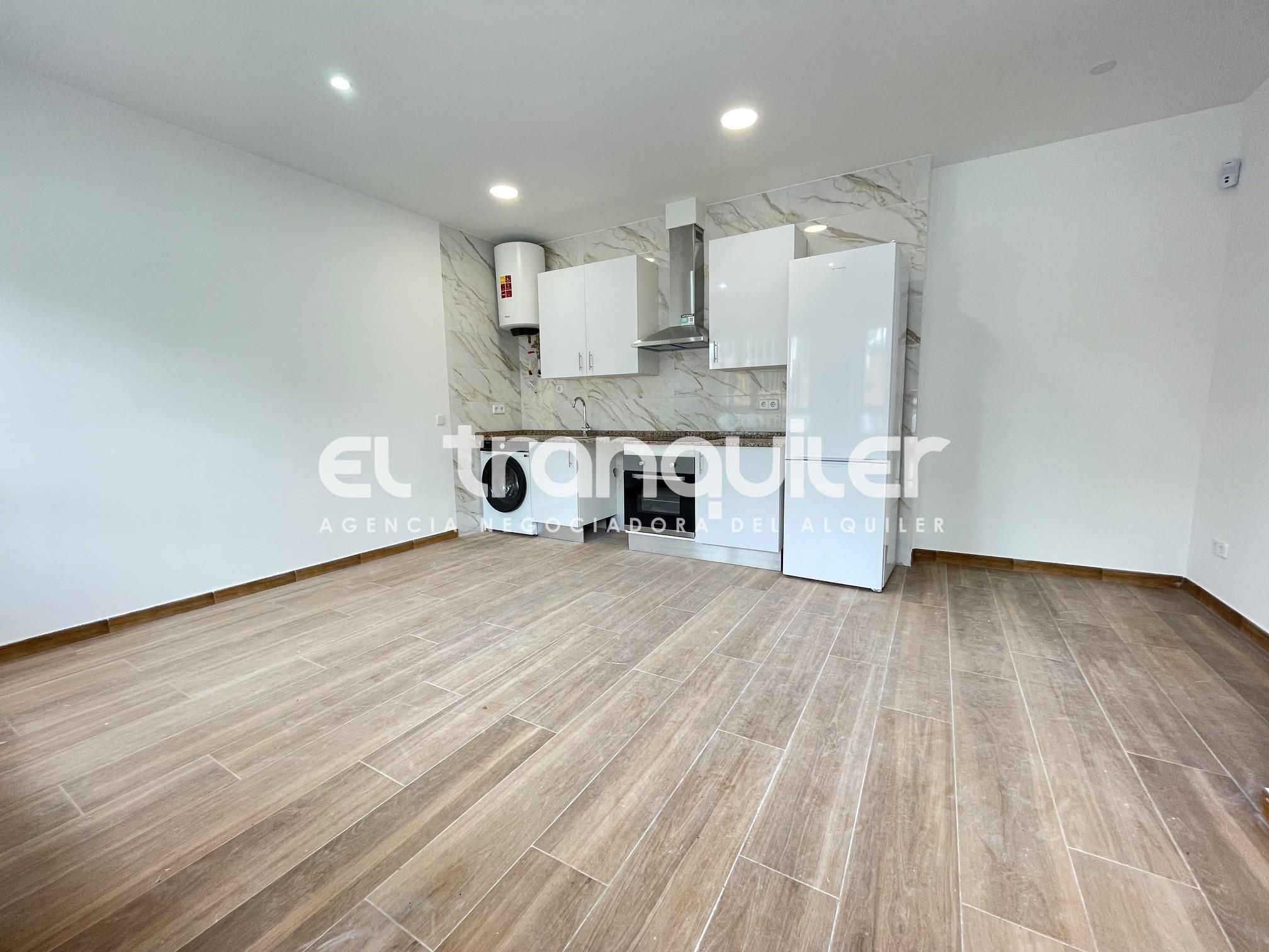 Kitchen of Flat to rent in Coslada  with Parquet flooring, Pets allowed and Alarm
