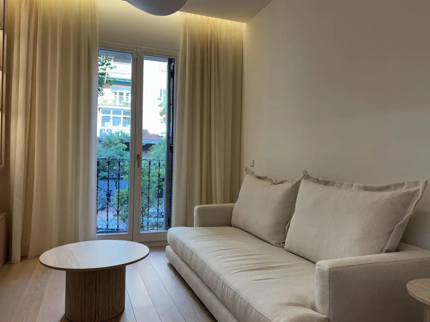 Sala de estar de Piso de alquiler en Madrid con Aire acondicionado, Calefacción y Terraza