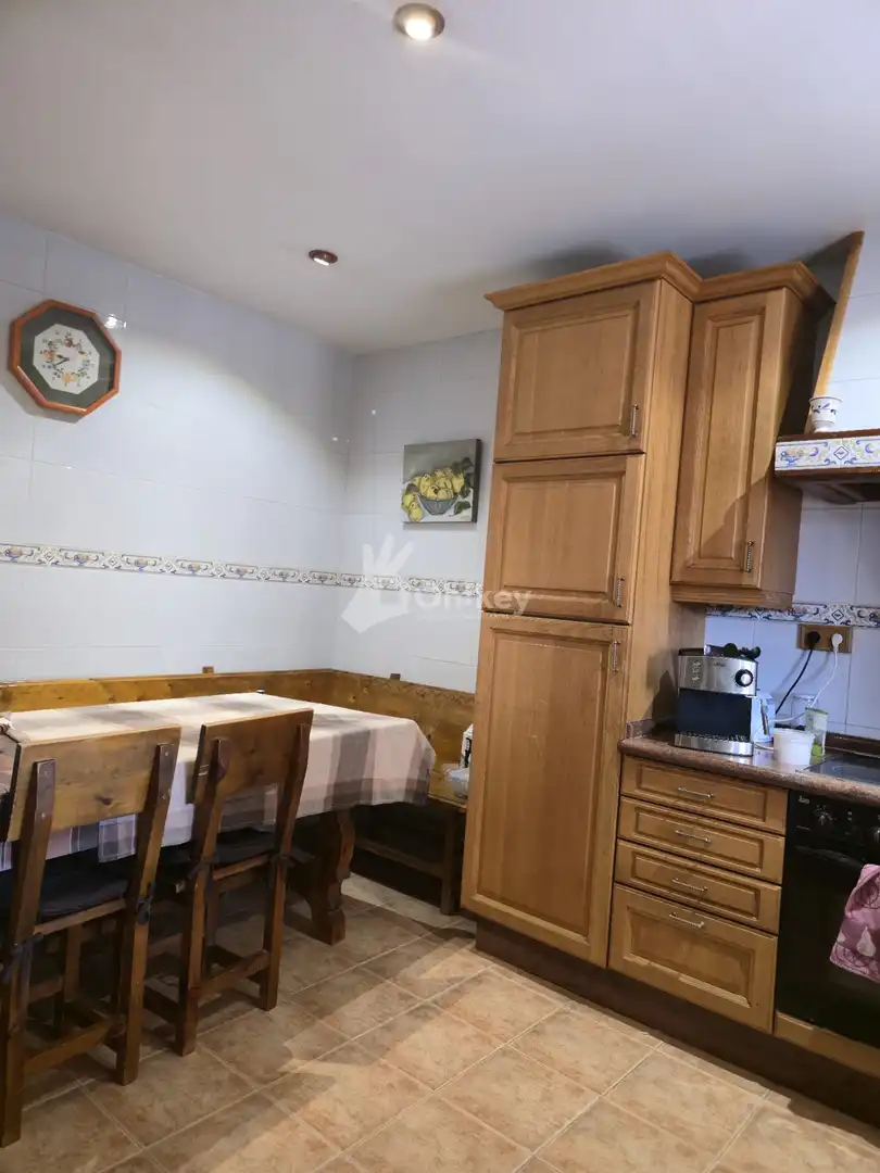 Cocina de Casa o chalet en venta en Val de San Lorenzo con Calefacción, Jardín privado y Terraza