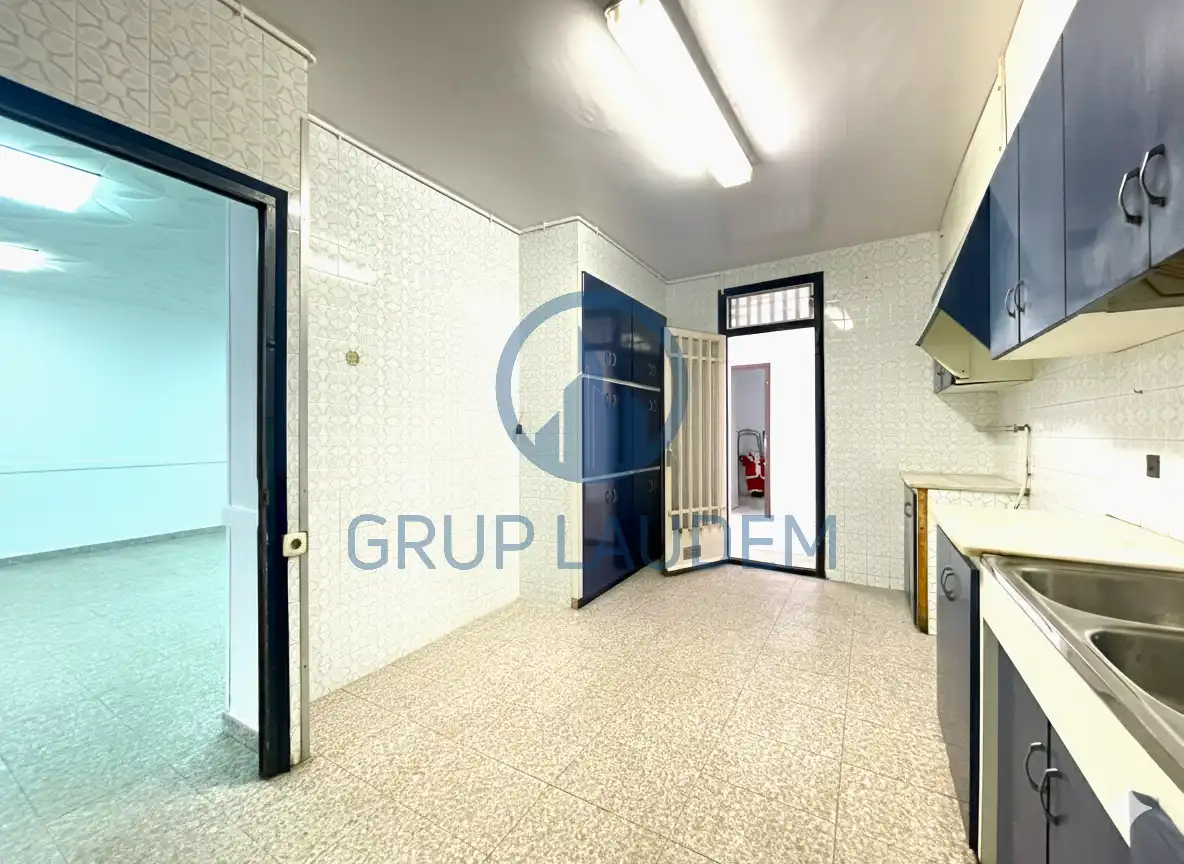 Kitchen of Commercial properties for sale in Mataró