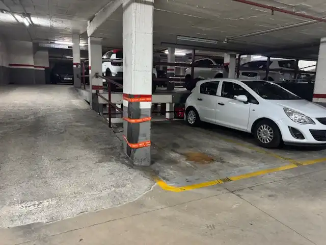 Parkplatz von Garage zum Verkauf in Barcelona mit Alarm