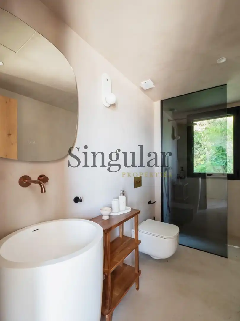 Bany de Casa o xalet en venda en Sant Cugat del Vallès amb Aire condicionat, Calefacció i Jardí privat