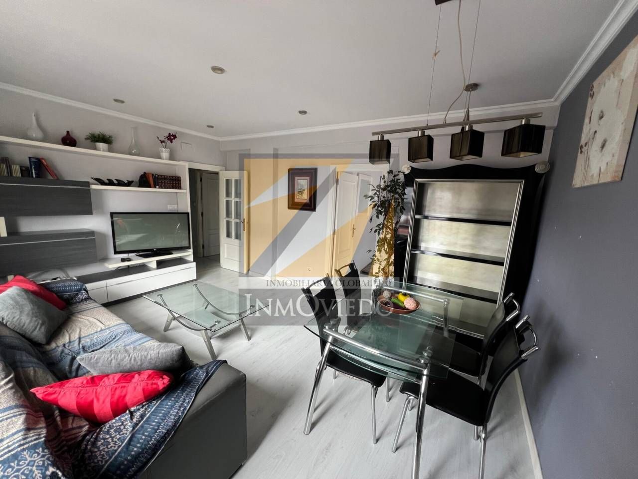 Sala de estar de Piso en venta en Oviedo  con Aire acondicionado, Calefacción y Parquet