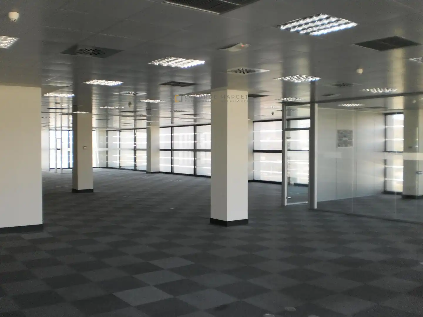 Gebäude zur Miete in L'Hospitalet de Llobregat