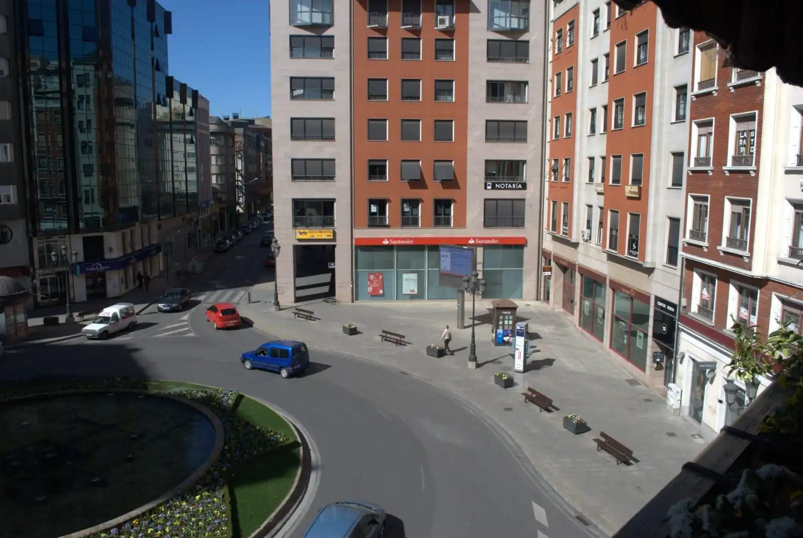 Außenansicht von Wohnung zum Verkauf in Ponferrada mit Heizung, Terrasse und Abstellraum