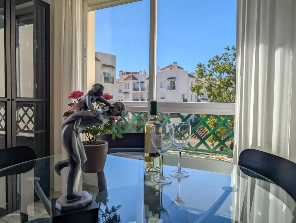 Vista exterior de Apartamento en venta en Marbella con Aire acondicionado, Trastero y Piscina comunitaria