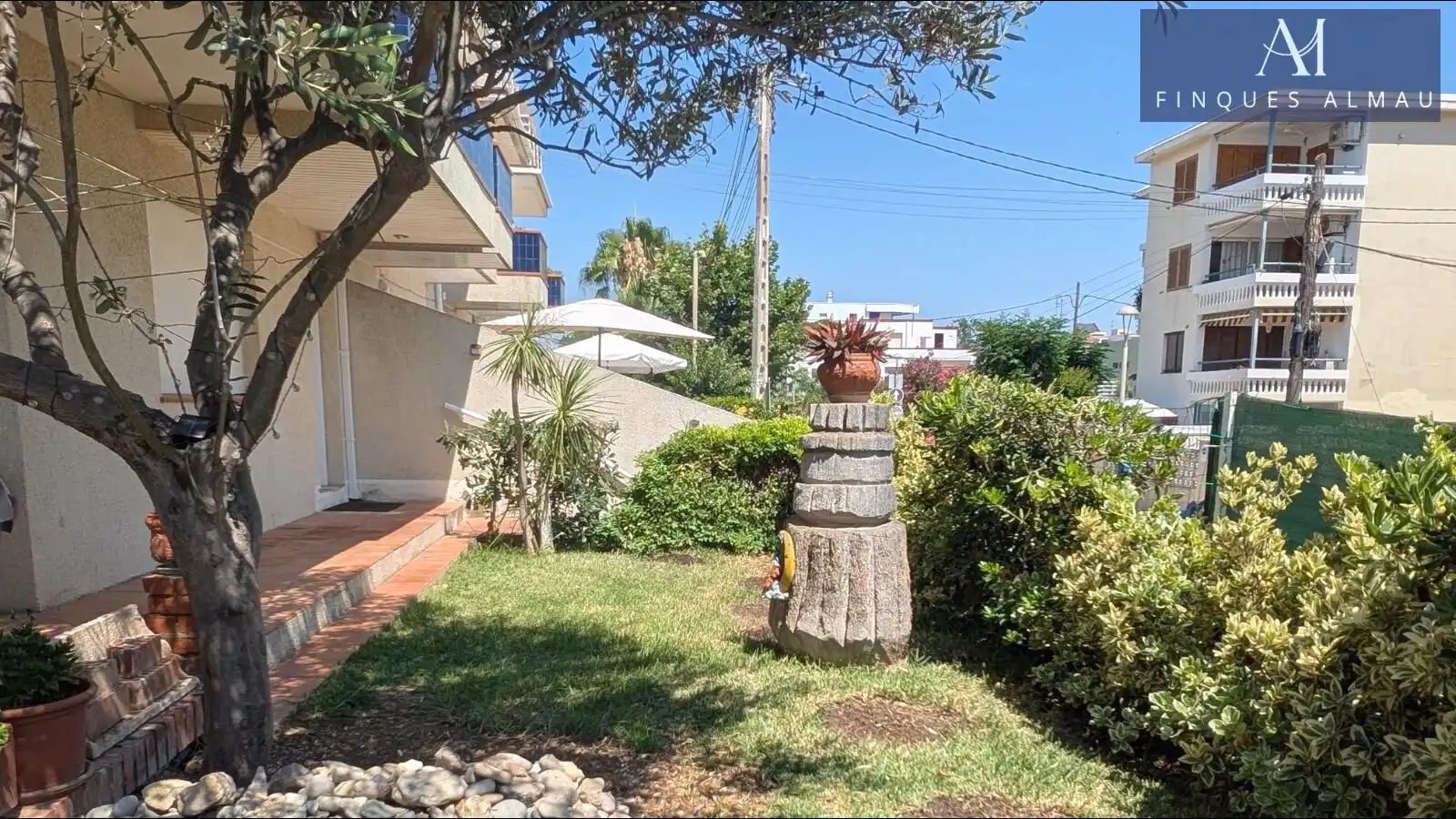 Exterior view of Detached homes for sale in Vilanova i la Geltrú  with Air Conditioner, Heating and Private garden