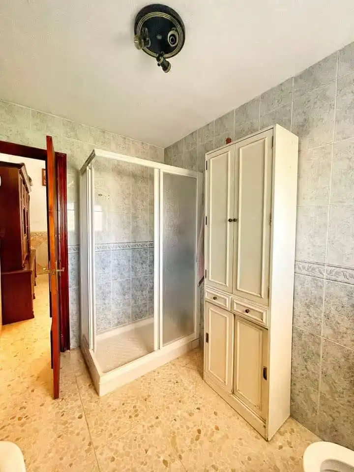Baño de Finca rústica en venta en Cabra con Jardín privado