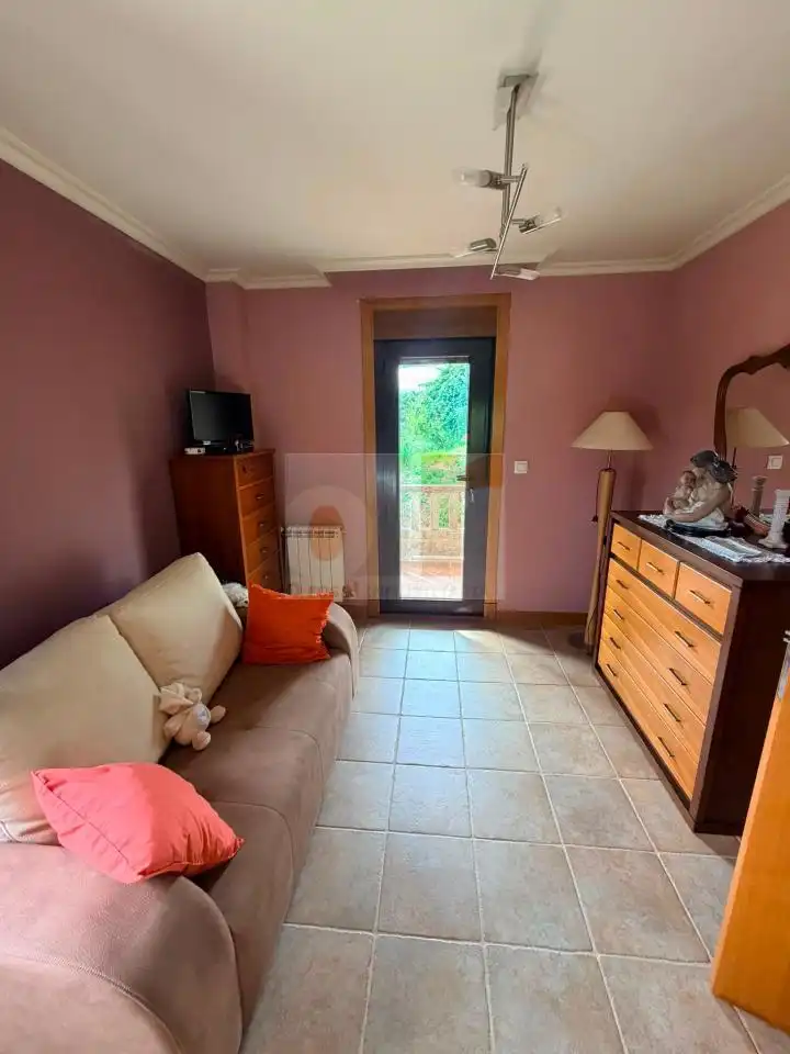 Sala d'estar de Casa o xalet de lloguer en Moaña amb Calefacció, Jardí privat i Terrassa