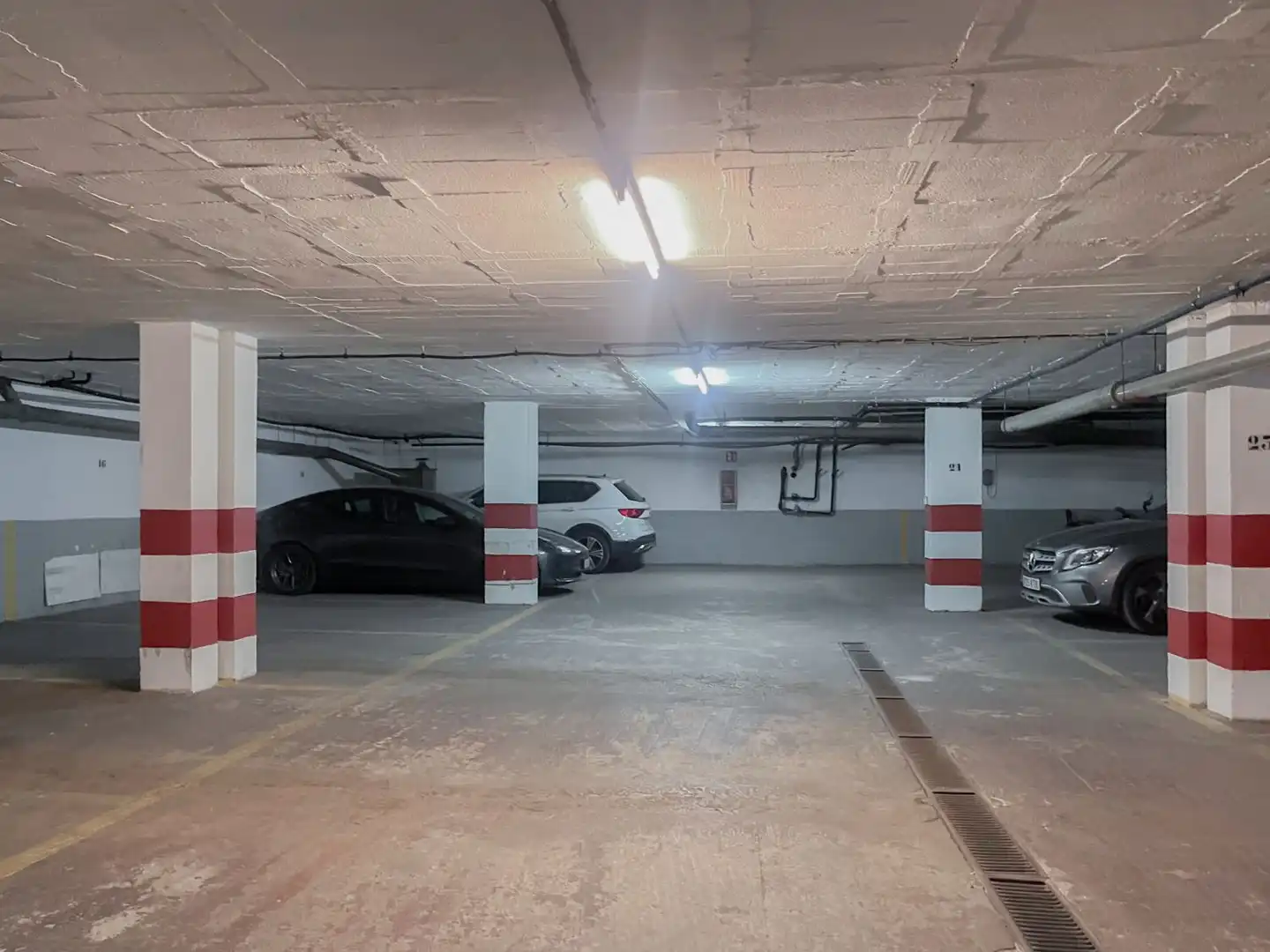 Parkplatz von Wohnung zur Miete in Sevilla mit Klimaanlage, Heizung und Terrasse