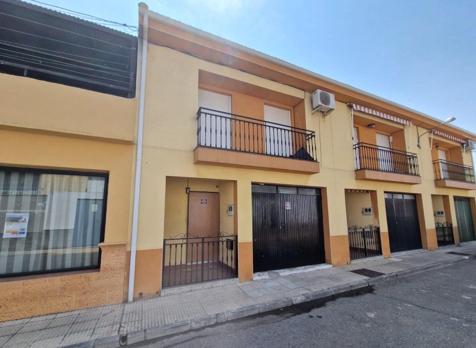 Vista exterior de Casa adosada en venta en Moraleja con Aire acondicionado y Terraza