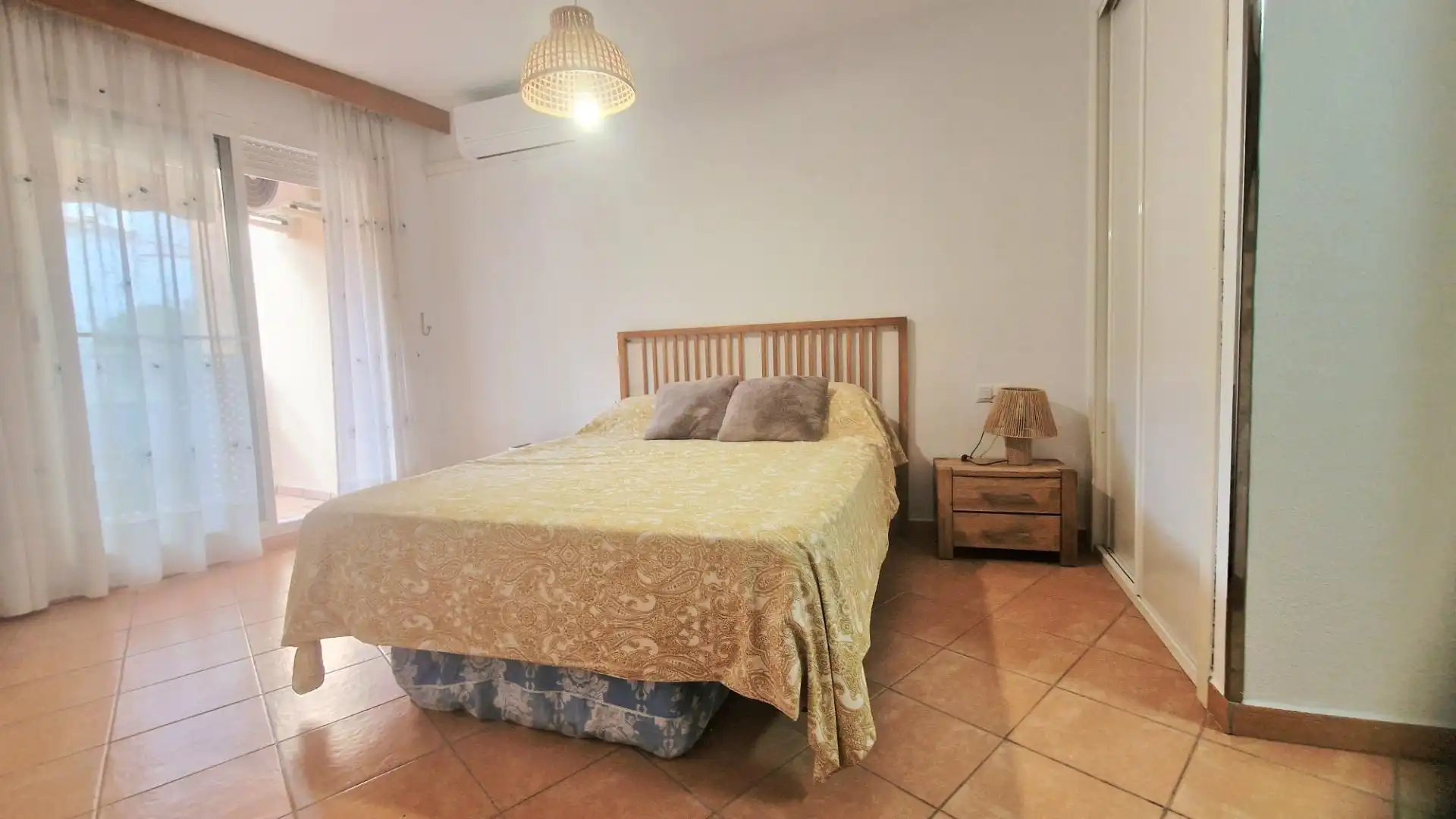 Dormitori de Àtic en venda en Fuengirola amb Aire condicionat, Calefacció i Jardí privat